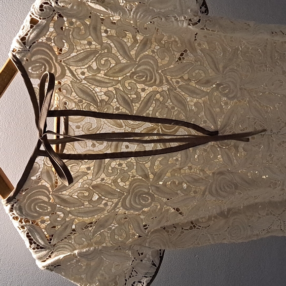 Juicy Couture White Lace Over Shirt - Picture 6 of 6